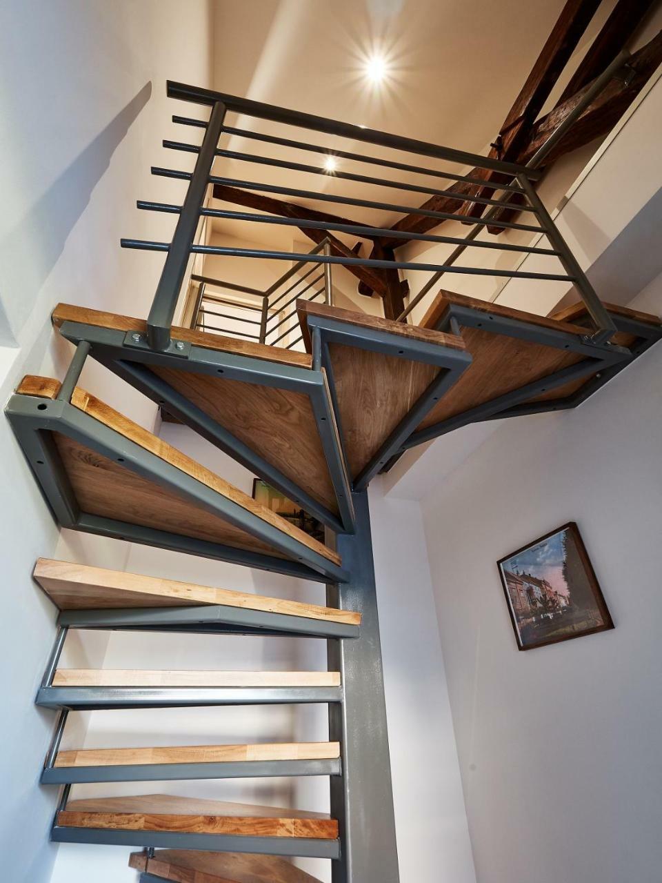 Eva Rooms & Studio Apartment Karlovac Exteriör bild