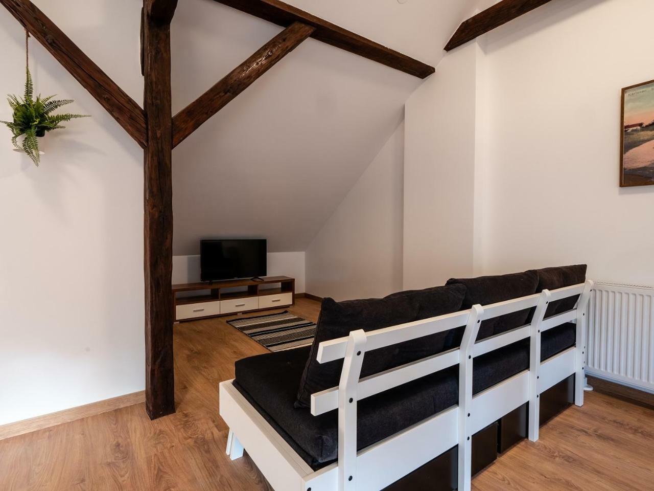 Eva Rooms & Studio Apartment Karlovac Exteriör bild