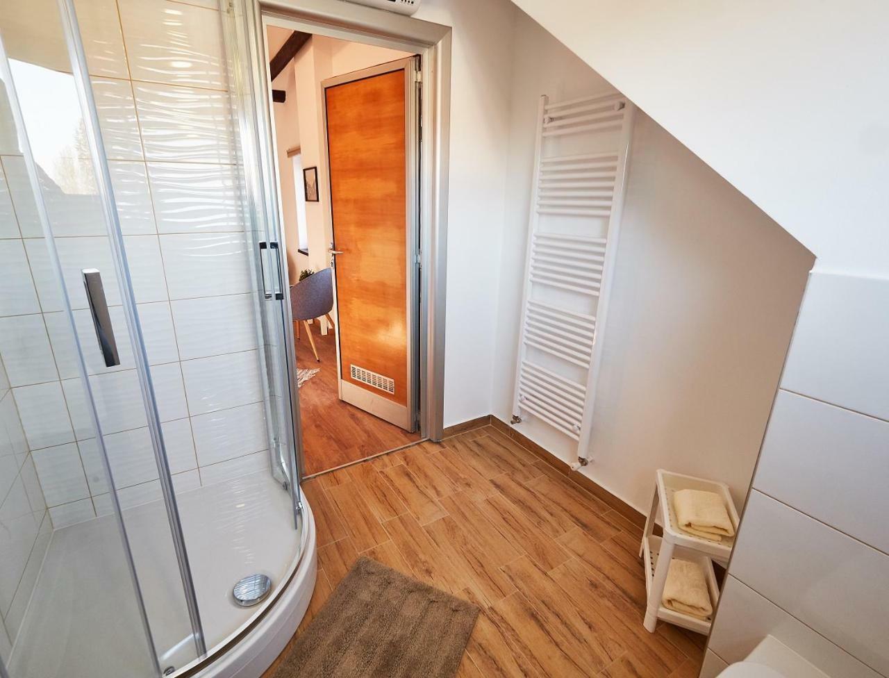 Eva Rooms & Studio Apartment Karlovac Exteriör bild
